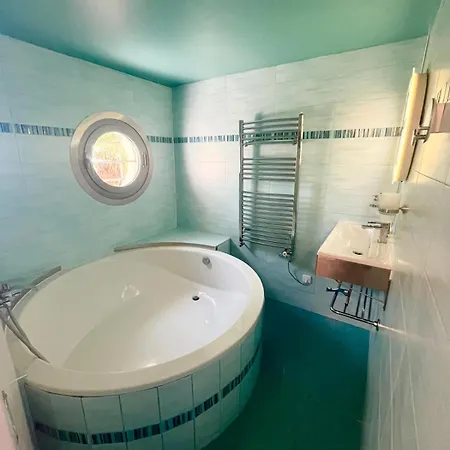 Le Nautilus, Somptueuse Piscine Front De Mer Sète